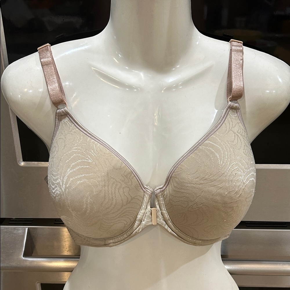 Bali Soft Beige front close Underwire Bra with smooth back